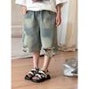Verão 2024 Novo Estilo Coreano Shorts Jeans Rasgado de Comprimento Médio Calças de Mendigo Desgastadas para Meninos Tendência de Calças de Cinco Pontos da Moda
