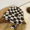 Gorro de lana a cuadros con bloques de color dopamina para mujer, otoño e invierno, estilo coreano, para cabeza grande, sombrero para el frío, protección para las orejas, cálido, adelgazante para la cara, gorro de punto