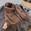 Bufanda Nueva Versátil de Color Sólido para Mujer, Bufanda de Cuello Gruesa Cálida de Invierno de un Solo Color, Chal, Bufanda Larga con Borlas