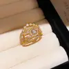 Anel de Flor de Zircônia Nicho Alto Padrão Temperamento Francês Estilo Cool Anel para Dedo Indicador Joia de Mão de Luxo Leve Moda Versátil Mulheres