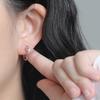 Pendientes Nudosos de Celebridad de Internet Europeos y Americanos Estilo Celi Edición Artesanal Pendientes de Latón Chapados en Oro Hebilla de Oreja Femenina Elegante Personalizada
