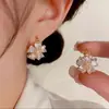 Pendientes de Flor de Circonita de Lujo Ligero de Nicho para Mujer, Pendientes de Botón de Piedra Ojo de Gato de Doble Cara con Diseño de Alta Gama de Moda