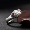 Anel de Sapo de Olhos Vermelhos para Homens, Estilo Hip-Hop Moderno e Único, Anel de Dedo Indicador de Resina Retrô, Anel Aberto de Alta Qualidade Europeu e Americano