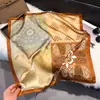 Lenço de Seda Novo Estilo Primavera e Verão com Estampa de Cavalo Atacado, Lenço de Seda com Estampa Paisley para o Dia a Dia, Lenço Quadrado Pequeno com Estampa de Moda Retrô para Mulheres