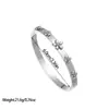 Pulseira Transfronteiriça Novo Estilo Flor de Ameixa Cravejada de Diamante Aço Titânio Feminina Ins Luxo Leve Nicho Design Flor de Quatro Folhas Aço Inoxidável Pulseira Ornamento