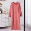 Camisola Acolchoada Roupa de Casa Roupão de Banho Lã Coral Camisola Pijama Quente Outono e Inverno Feminino Longo Manga Longa Solto