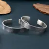 Venta al por mayor 990 pies plata personalidad hipster versión ancha Patrón martillado a mano pulsera de hombre patrón horizontal Joyería de plata tailandesa