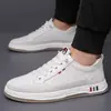Sapatos Masculinos de Couro Macio Novos Primavera/Verão 2026 Transfronteiriços Solado Macio Tendência Versátil Diário Casual Sapatos de Couro Tênis Venda por Atacado