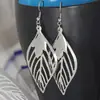 Recolección Transfronteriza de Pendientes Metálicos con Hojas Geométricas Escarchadas, Ganchos para Orejas Creativos Personalizados con Borla de Hoja Redonda Hueca