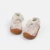 Colección Otoño 2026 Zapatos Planos Versátiles para Niñas Tenis de Lunares Infantiles Zapatos Suaves para Bebé Estilo Princesa Zapatos para Niños Pequeños Forrest Gump