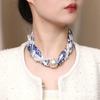 2026 Nuevo Cierre Magnético Cadena de Perlas Bufanda de Seda Conjunto para Mujer Elegante y con Estilo Protección Decorativa para el Cuello Cinta Decorativa para Mamás