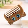 Peine pequeño de madera de sándalo verde natural tallado con forma de gato, portátil, pequeño, artesanal, regalo al por mayor