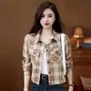 Jaqueta camisa xadrez curta para mulheres petite, novidade primavera e outono 2026, estilo vintage Hong Kong, rejuvenescedora, casual e versátil