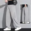 Calças de malha fina de seda gelada para homens, calças curvas de tamanho grande para o verão, calças esportivas masculinas de secagem rápida, tamanho grande, cropped, retas