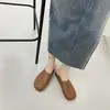 Mules fechadas estilo slip-on francês-inglês para mulheres, sapatos de vovó com sola macia, novo estilo Birkenstock primavera-verão 2026