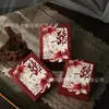 Nova caixa de doces de casamento estilo chinês cor bordô com peixe koi bordado, adequada para lembrancinhas de mesa de banquete de noivado