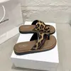 Chanclas de Verano para Mujer para Uso en Exteriores, de Suela Gruesa y Suela Suave, Sandalias de Tanga de Playa 2026 con Estampado de Leopardo, Nuevo Estilo para Combinar con Vestidos