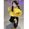 Conjunto de Sudadera con Capucha y Estrellas Gruesa de Forro Polar para Niñas Estilo Coreano Invierno 2025 y Pantalones de Chándal Cálidos Transfronterizo