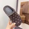 Primeiro Encontro Temporada Sola Grossa Bolinhas Pelúcia Birkenstock Sapatos Feminino 2026 Outono/Inverno Novo Chinelos de Pelo Chinelos de Algodão Antiderrapantes para Exterior