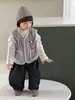 Chaleco de Cuadros para Bebé Niño Otoño 2026 Estilo Nuevo Ropa de Otoño para Niños Estilo Coreano Ropa Infantil Conjunto de Sudadera y Jeans para Niños