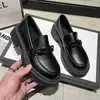 Tamanho Grande Lefu Sapatos Pequenos de Couro Femininos 2023 Preto Sola Grossa Retrô Primavera e Outono Estilo Britânico Sapatos Pequenos de Couro Femininos Estilo Japonês Sapatos Pequenos de Camada Única