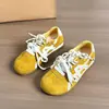 Confortáveis 2026 Primavera Retrô Sapatos de Treino Alemães de Solado Grosso Moda Versátil Petite Aumento de Altura Sapatos Esportivos Femininos de Cano Baixo Respiráveis