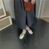 Sapatos rasos casuais retrô de bico quadrado e sola reta 2026 estilo fada, sapatos Mary Jane macios estilo faculdade para mulheres, sem estoque disponível para atacado