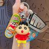 Llavero pequeño de patineta con crayón de dibujos animados auténtico, colgante de muñeca, bolso de pareja, llavero de coche, venta al por mayor