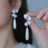 Pendientes pequeños y frescos con forma de gota de aceite, estilo chino antiguo, con diseño de hada y mariposas, de Dannis Flower Show