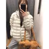 Chaqueta Ligera de Plumón y Algodón para Mujer, Nuevo Estilo Invierno 2026, Abrigo de Algodón Cálido Retro con Capucha, Chaqueta Corta