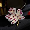 Broche de hoja de arce con diseño retro británico de diamantes, elegante accesorio para traje, hojas exquisitas, venta al por mayor de alta gama, nuevo