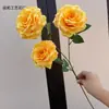 Nueva Flor Artificial Rosa Feliz de 3 Cabezas Monroe Decoración de Escena de Boda Rosa Muebles para el Hogar Set para Estudio Fotográfico