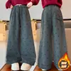 Pantalones súper bonitos para niña con forro polar invierno 2026 nuevo estilo pantalones pegajosos para niños niñas niños mayores estudiantes de secundaria pantalones de pierna ancha engrosados