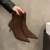 Botas Chuyuji de tacón alto, punta fina, gamuza marrón, ajustadas, botines, botas elásticas de tacón de aguja, botines de felpa estilo francés para mujer