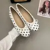 Sapatilhas de Bolinhas com Laço Estilo Francês para Mulheres, Sapatos Slip-On de Solado Plano, Tendência da Moda Primavera 2026 Novos Slip-Ons de Solado Macio