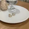 Pendiente doble de moda para mujer, aguja de plata S925, nuevo diseño de nicho 2022, clip para oreja con incrustación de perla metálica, venta al por mayor