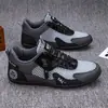 Mocassins masculinos, mocassins de couro de alta qualidade com sola macia, casuais e modernos, sapatos masculinos versáteis, novo estilo