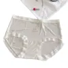 Nova calcinha estilo máscara triângulo sem costura para meninas, cintura média com renda, fina, respirável para o verão, forro de algodão puro antibacteriano, calcinha fofa