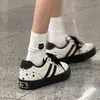 Zapatillas de moda estilo coreano, dulce y genial diseño de estrella, nueva colección otoño 2026, suela gruesa, versátiles, perfectas para la escuela y estudiantes, zapatillas de lona de nicho para mujer
