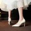 8000-2 Sapatos de Salto Alto Pontudos Femininos Salto Fino Couro Envernizado Laço Sapatos de Casamento Madrinha Temperamento Sapatos de Salto Único
