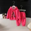 Conjunto Casuais de Primavera e Outono para Mulheres Saia Evasê Rosa Letras de Bebê Conjunto de Moletom Floral Roupas Estilosas de Outono e Inverno para Crianças