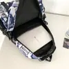 Nueva Mochila Escolar Moda Masculina Versión Coreana Estudiantes de Primaria Estudiantes de Secundaria Estudiantes de Preparatoria Gran Capacidad Mochila para Niños Mochila