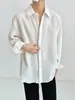 Camisa masculina plissada de manga longa, camisa da moda estilo coreano, novo estilo primavera e outono 2026, top casual estiloso e solto para homens