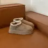 Botas Cortas de Suela Gruesa de Invierno 2026 con Forro de Lana, Zapatos de Algodón Bajos Engrosados y Cálidos, Botas de Nieve Impermeables y Antideslizantes para Exteriores para Mujer