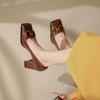 Sentido del Diseño Francés Hebilla de Metal Zapatos de una Sola Capa Retro Otoño Sentido de Alta Gama Zapatos Blancos para Mujer Tacones Cuadrados Elegantes Tacón Grueso