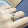 Anel de Peridoto Natural Prata Esterlina S925 Pedra Principal Lapidada Tamanho 4*4mm Venda Direta da Fábrica Venda Quente Transfronteiriça