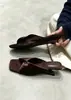 Sandalias de cuña cuadradas plisadas de terciopelo estilo retro francés Chuyuji para mujer, Zapatos de verano de lujo ligero para exteriores estilo francés