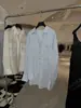 Recomendación PrincipalCamisa Larga de Manga Larga Oversize Yuran 26 Estilo Nuevo de Principios de Otoño de Lino de Color con Botones de Hongo y Diseño de Doble Bolsillo
