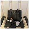 Este ano, a popular bolsa tote de ombro axila com logotipo de borboleta de cor sólida 2024, moda retrô, casual, simples e portátil