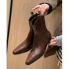 Botas Femininas Curtas Chuyuji 2026 Outono/Inverno Novas Salto Médio Botas Chelsea Versáteis Salto Grosso Botas da Moda Botas Retro Martin